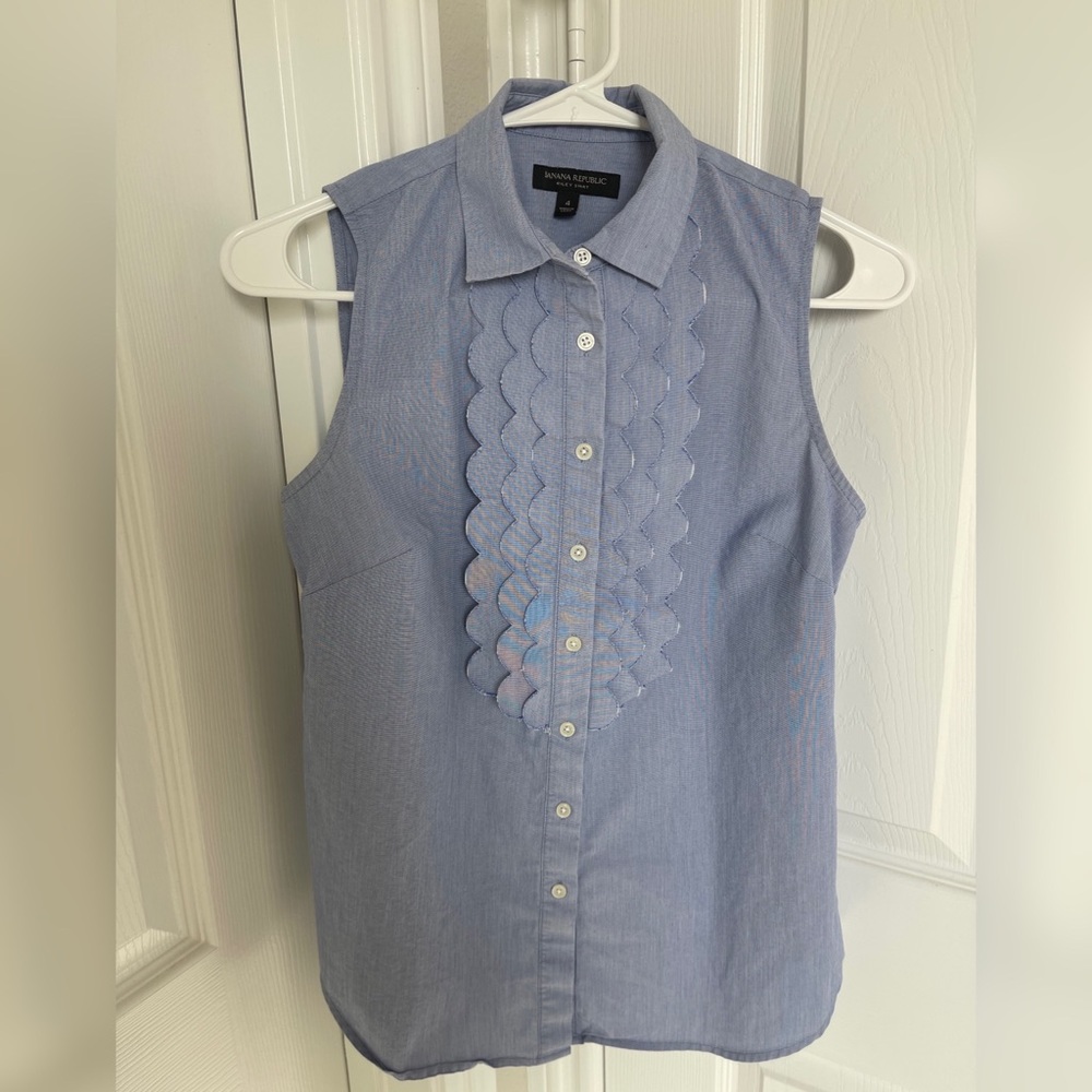 Banana Republic Top size 4(Used)